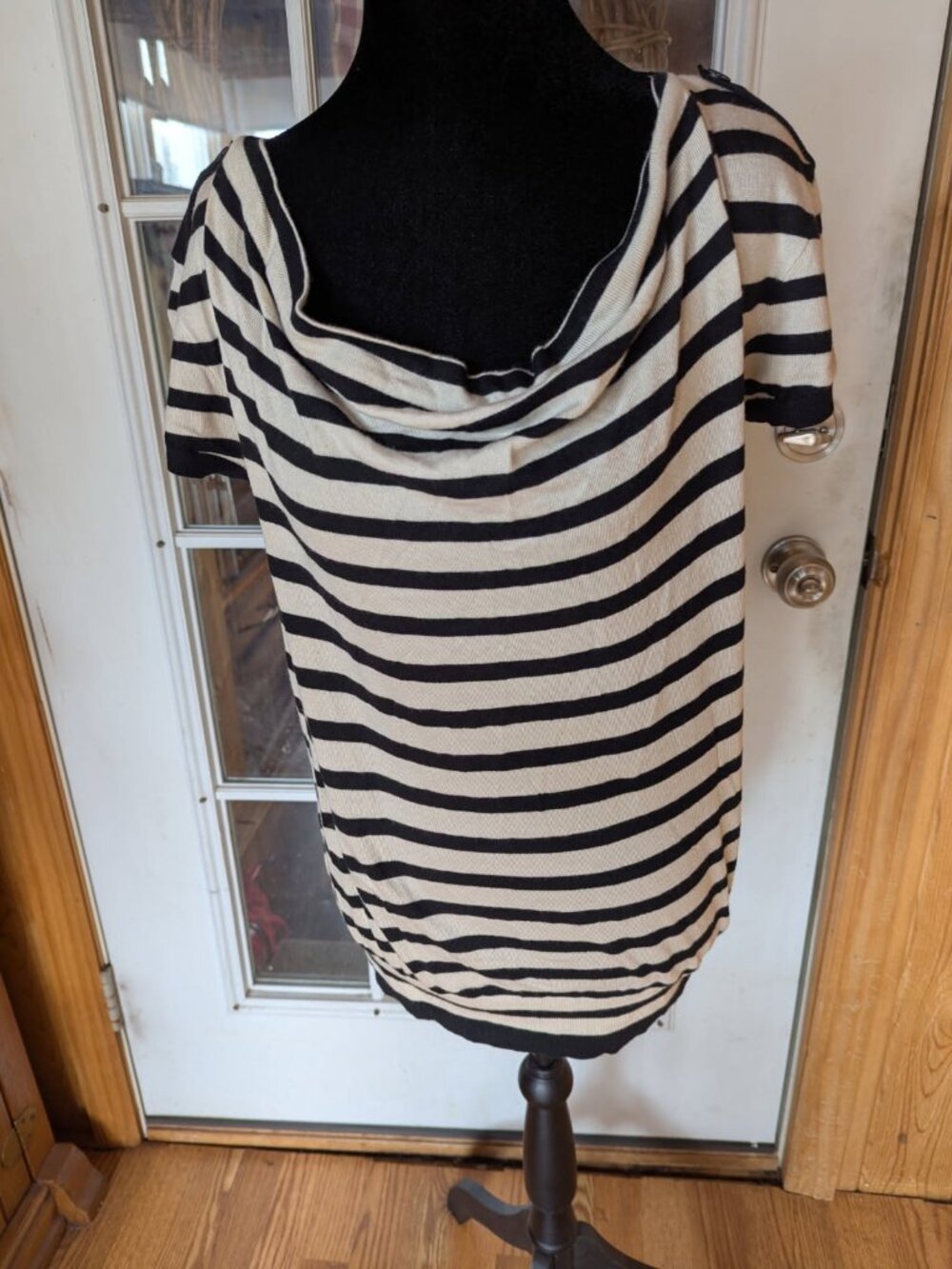 Top Cute Ann Taylor size large black/cream